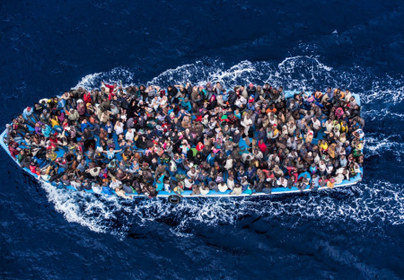Čo sa deje na mori s utečencami, je inscenácia. Maďarsko neratifikuje prehlásenie k migrácii, ktorá EÚ očakáva v budúcich rokoch