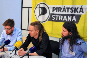 pirati-predstavuji-novy-zakon-zakazujici-dalsi-kumulovani-funkci-europoslancu