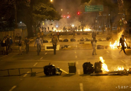 Protivládne protesty vo Venezuele si dosiaľ vyžiadali osem obetí