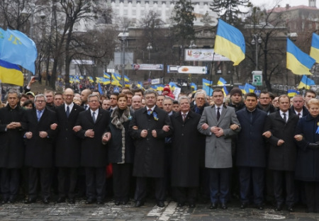 ŠAŠKÁRNA- Na Ukrajině oslavují krvavý mocenský puč!